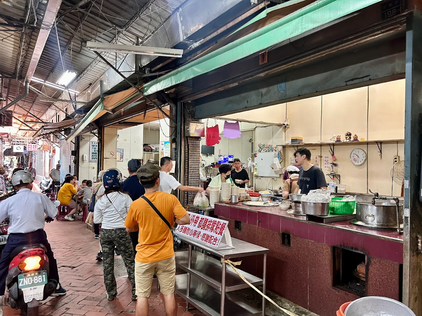 2025 高雄隱藏美食推薦!在地人私藏的 25 家口袋名單 12 大溝頂虱目魚米粉湯