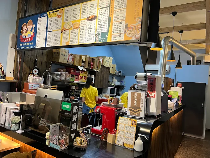 2025 高雄隱藏美食推薦!在地人私藏的 25 家口袋名單 26 日月私饗